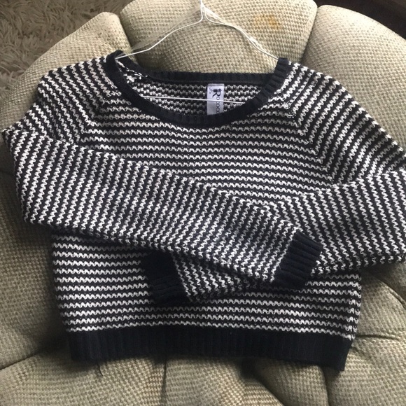 Black and white striped cropped sweater - Picture 1 of 2